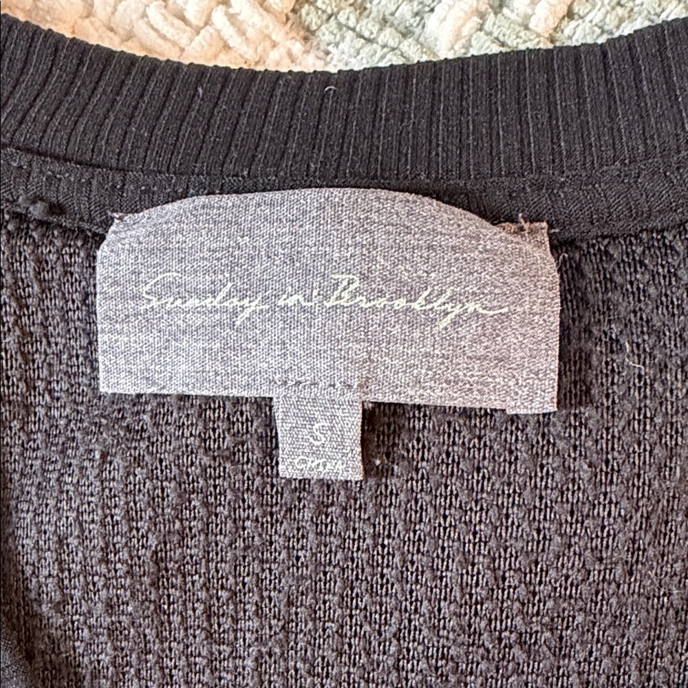 Women’s Sunday in Brooklyn long sleeve 🖤 - Picture 5 of 7